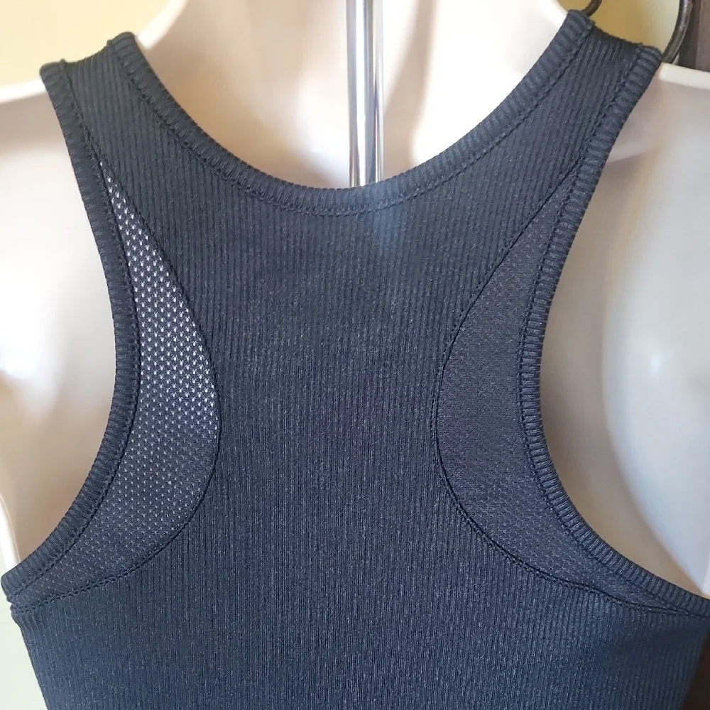 Under Armour Women's Sleek Black Tank Top - Picture 3 of 3